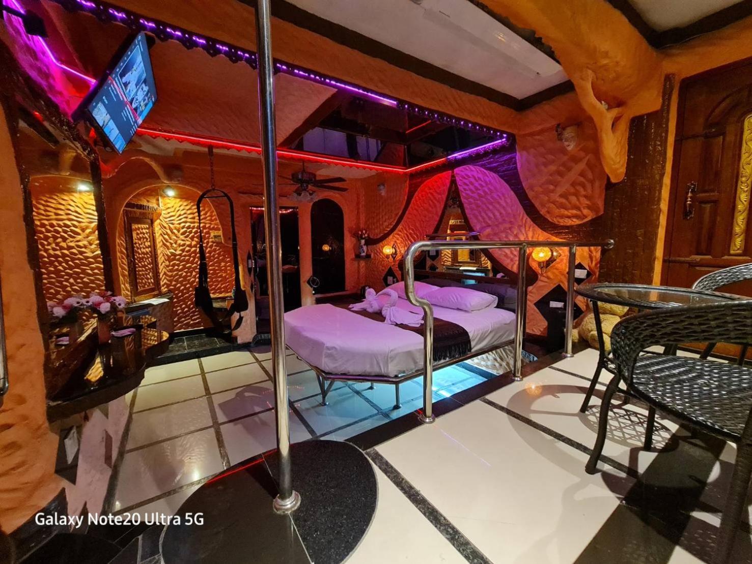 Penthouse Pattaya Hotel Bagian luar foto
