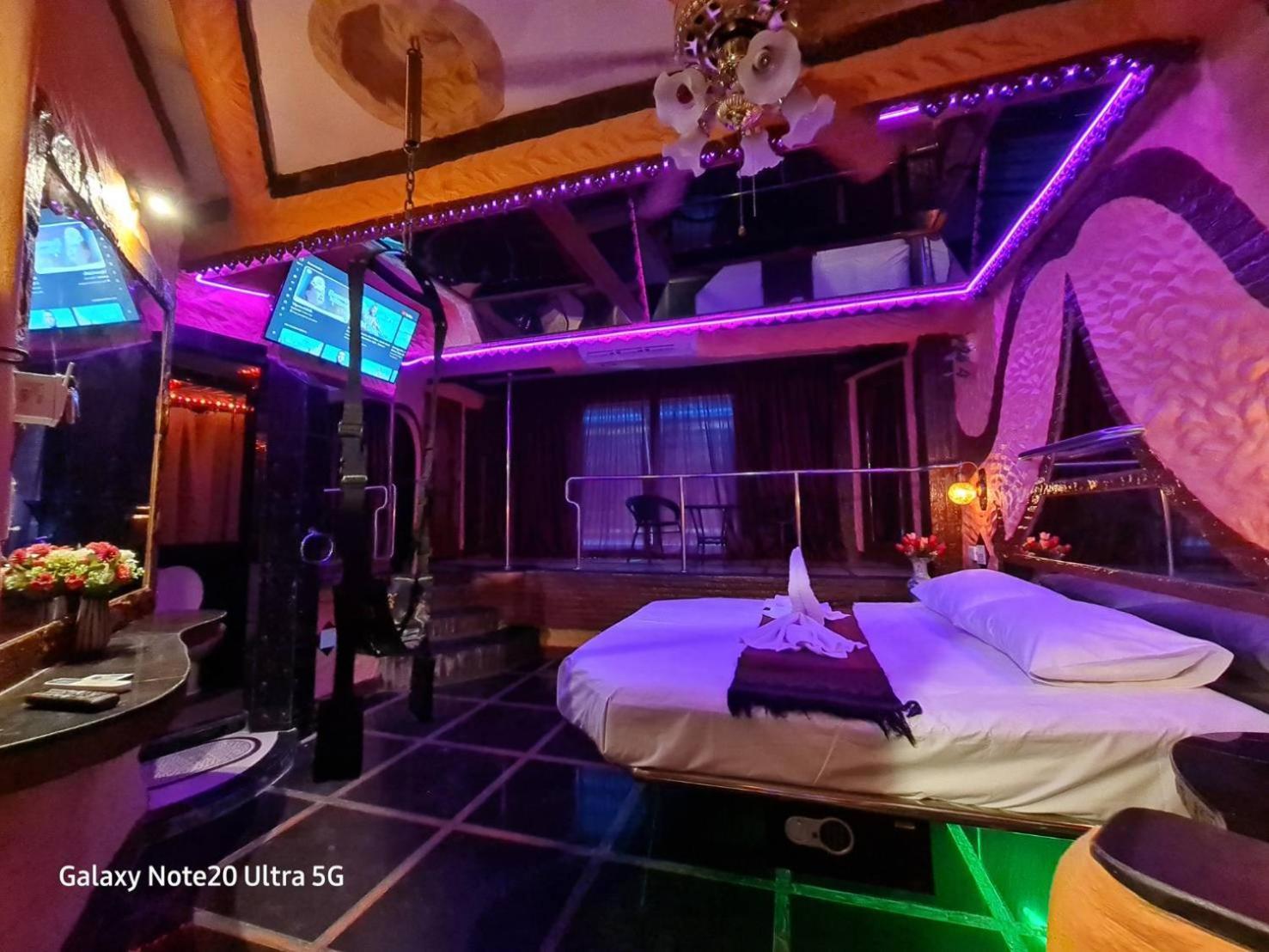 Penthouse Pattaya Hotel Bagian luar foto