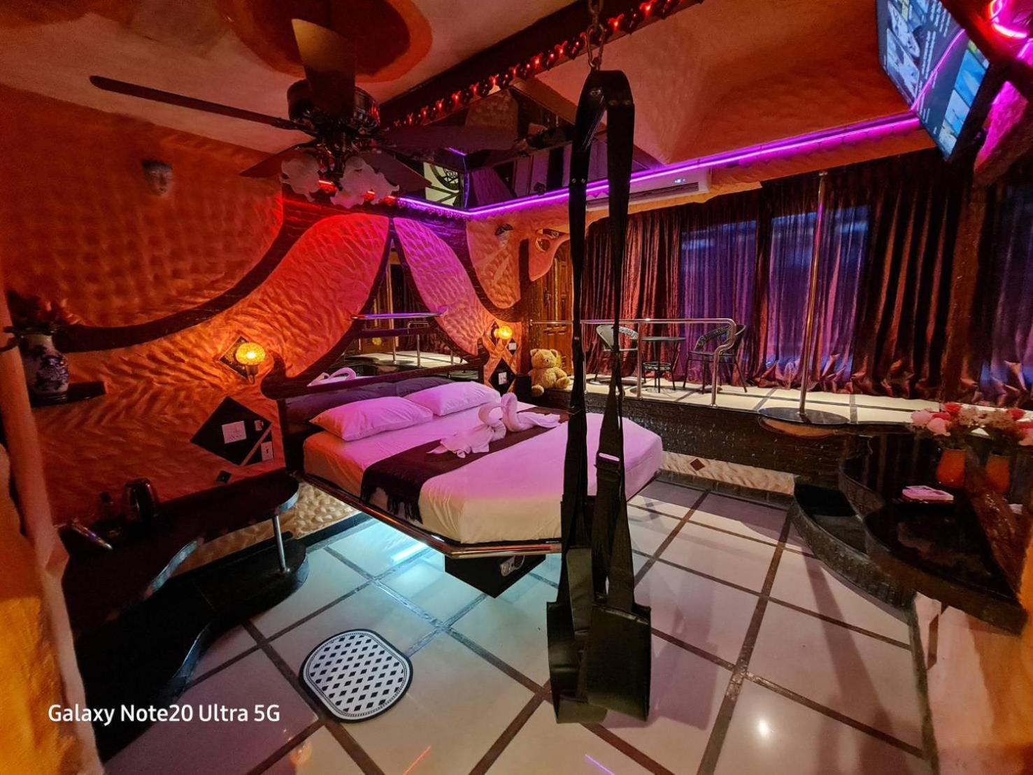 Penthouse Pattaya Hotel Bagian luar foto