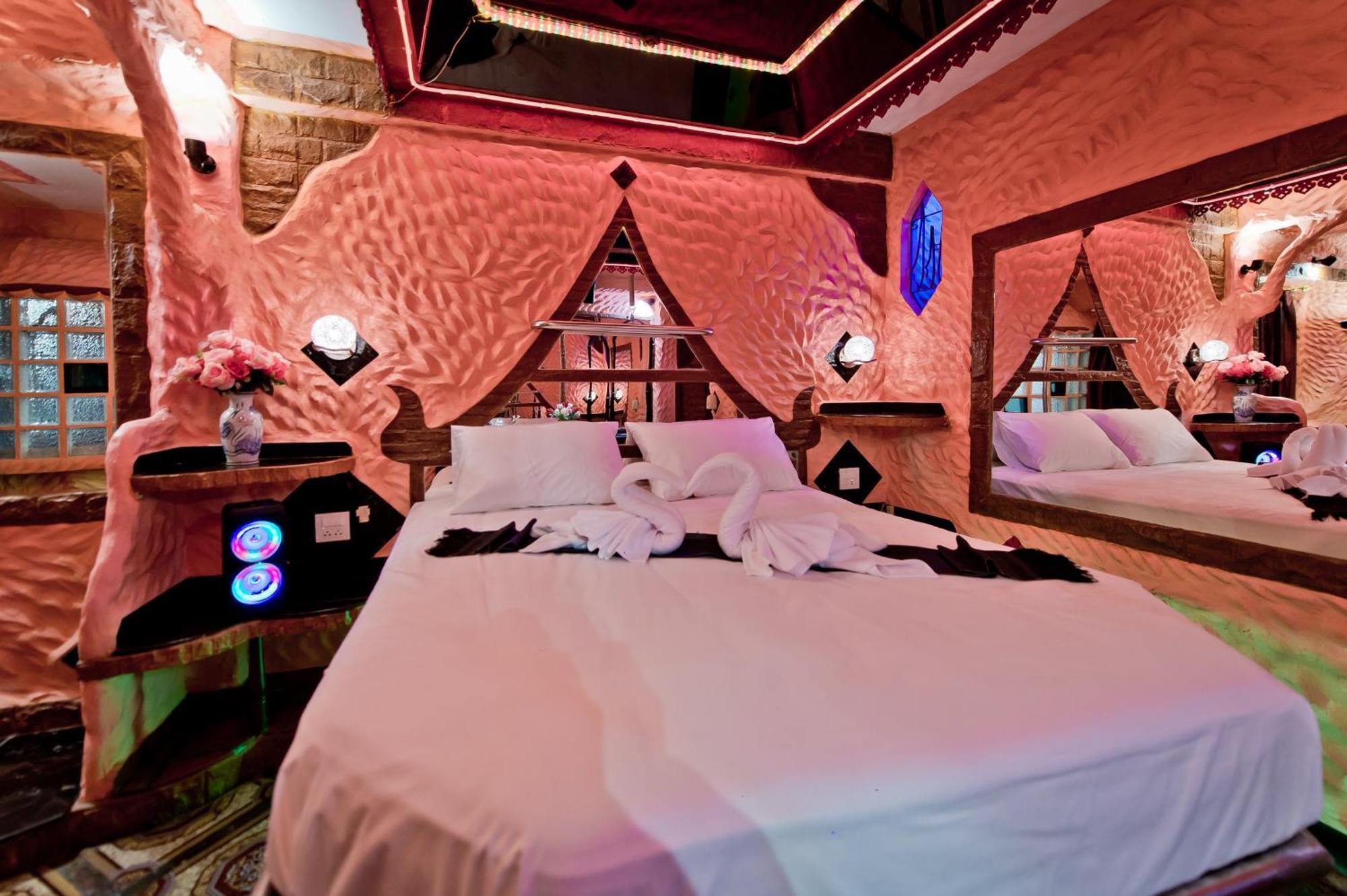 Penthouse Pattaya Hotel Bagian luar foto