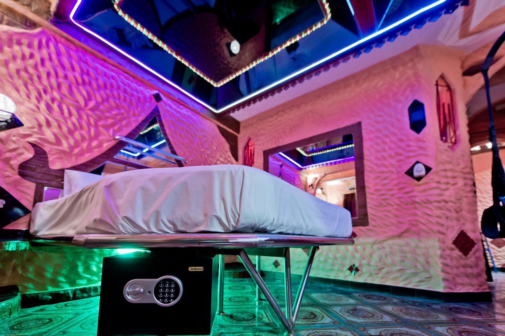 Penthouse Pattaya Hotel Bagian luar foto