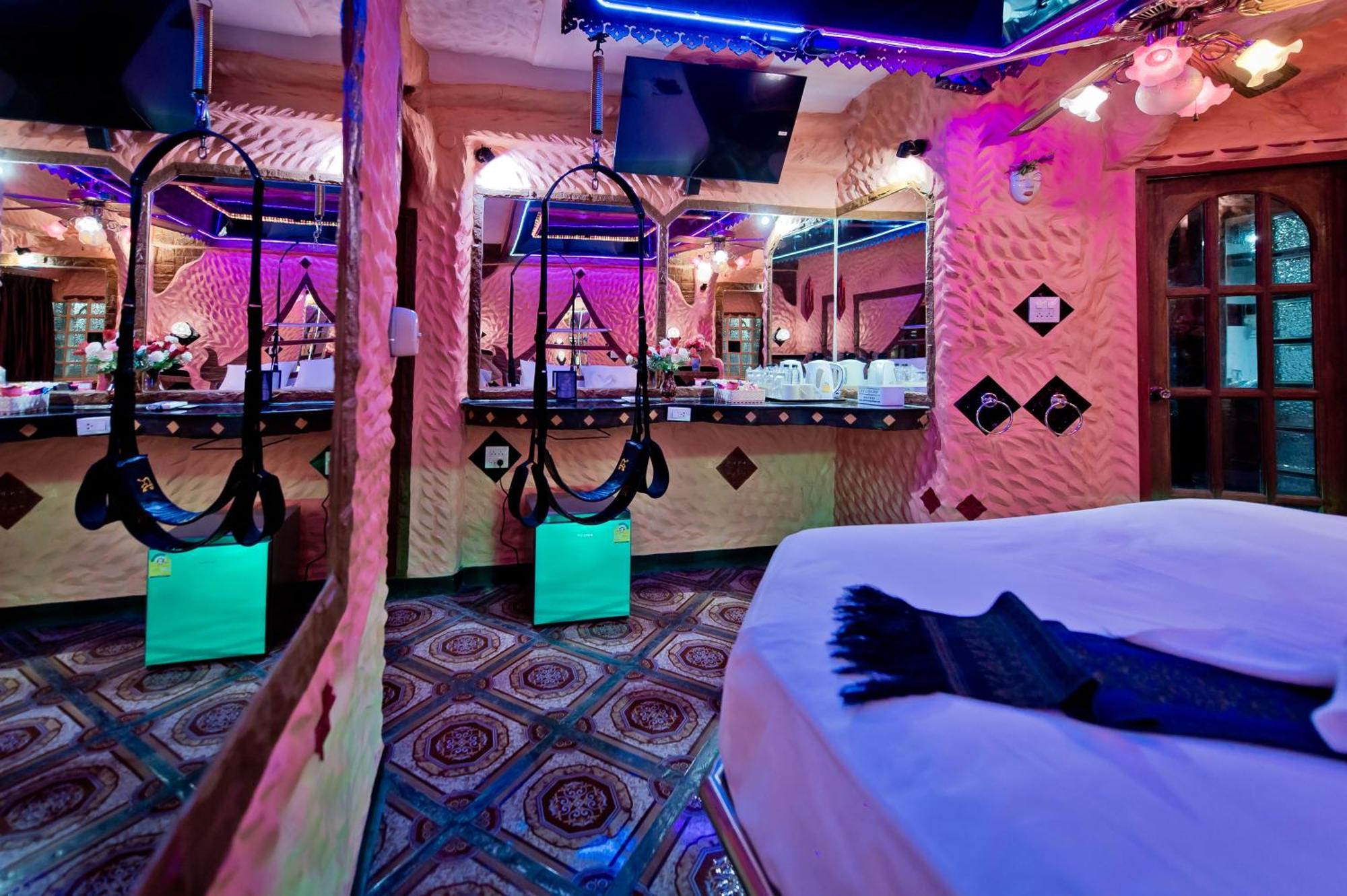 Penthouse Pattaya Hotel Bagian luar foto