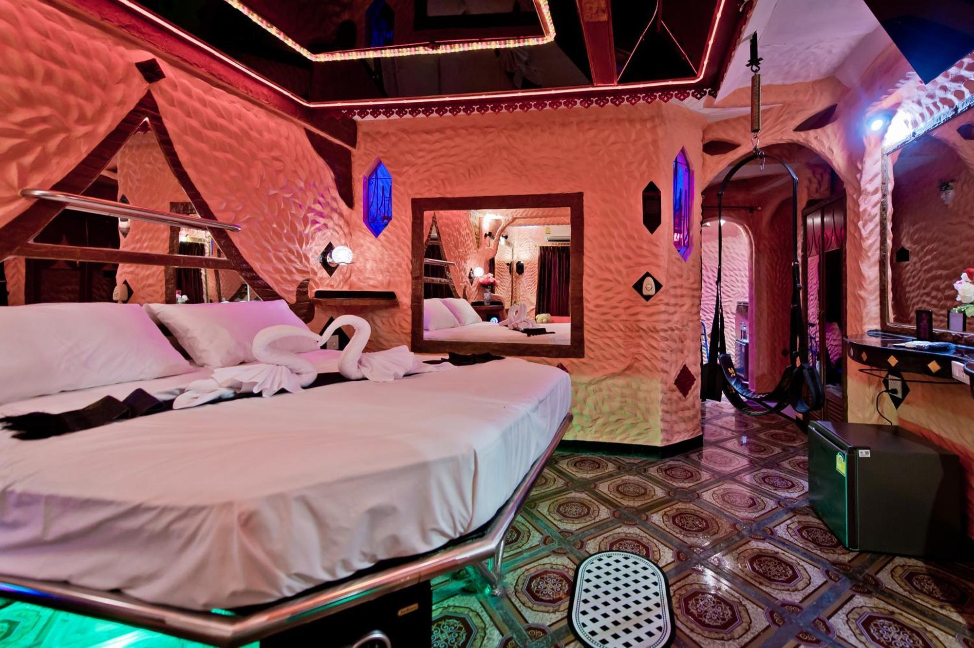 Penthouse Pattaya Hotel Bagian luar foto