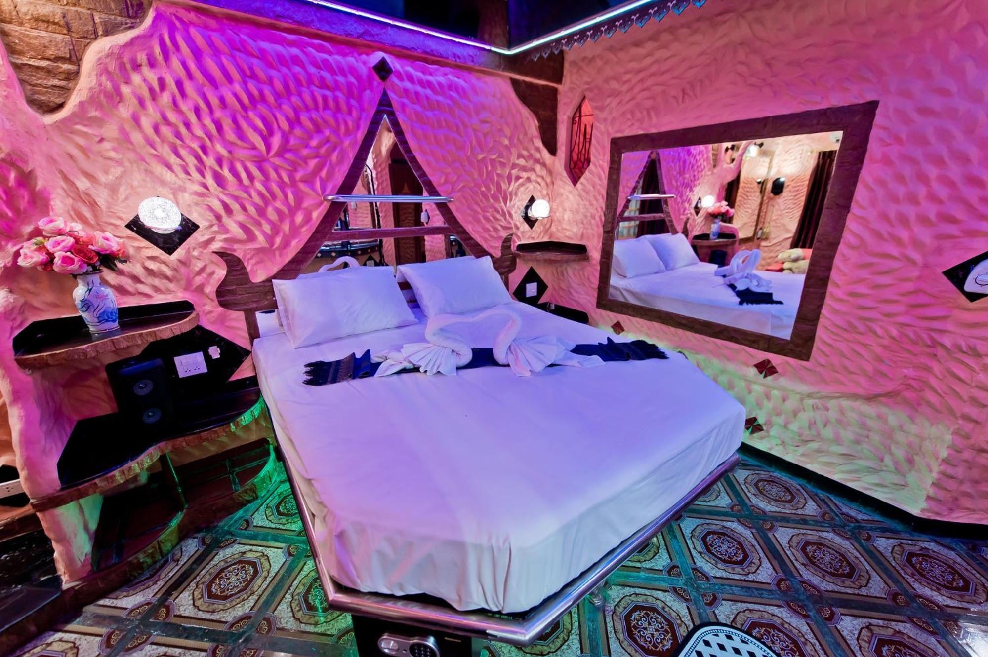 Penthouse Pattaya Hotel Bagian luar foto