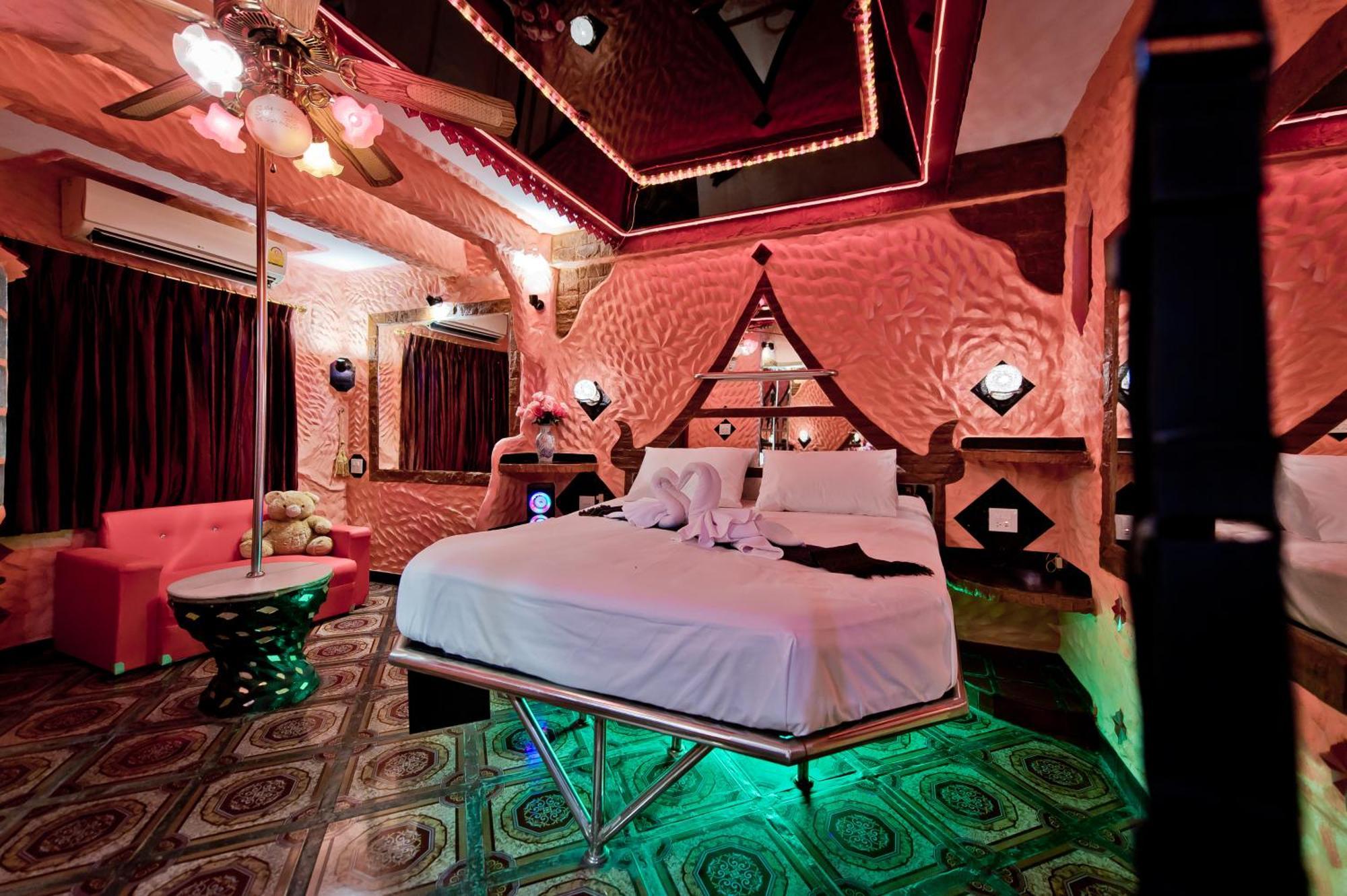 Penthouse Pattaya Hotel Bagian luar foto