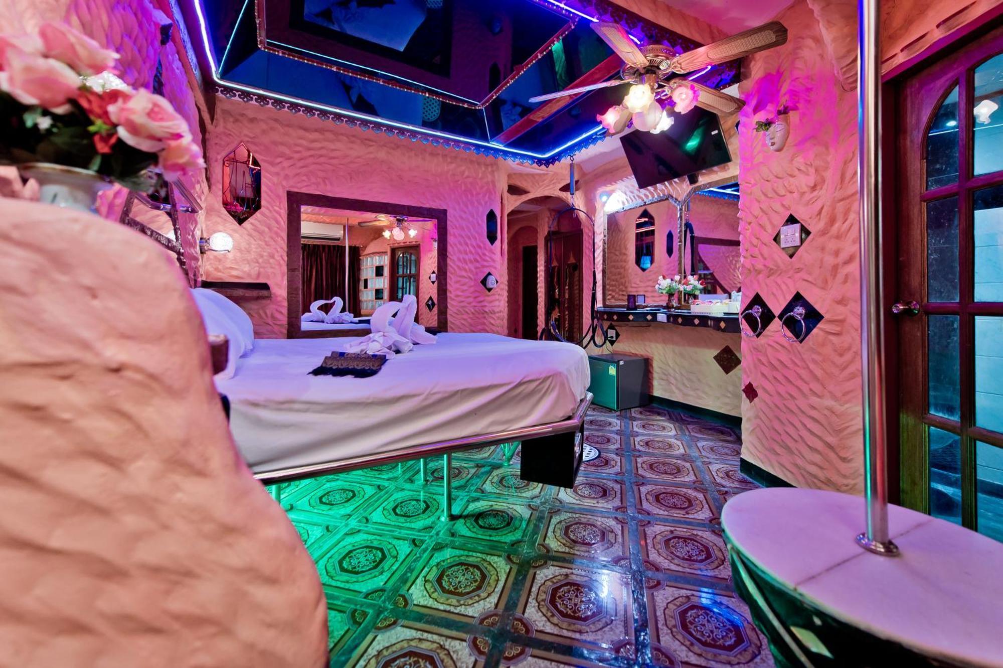 Penthouse Pattaya Hotel Bagian luar foto