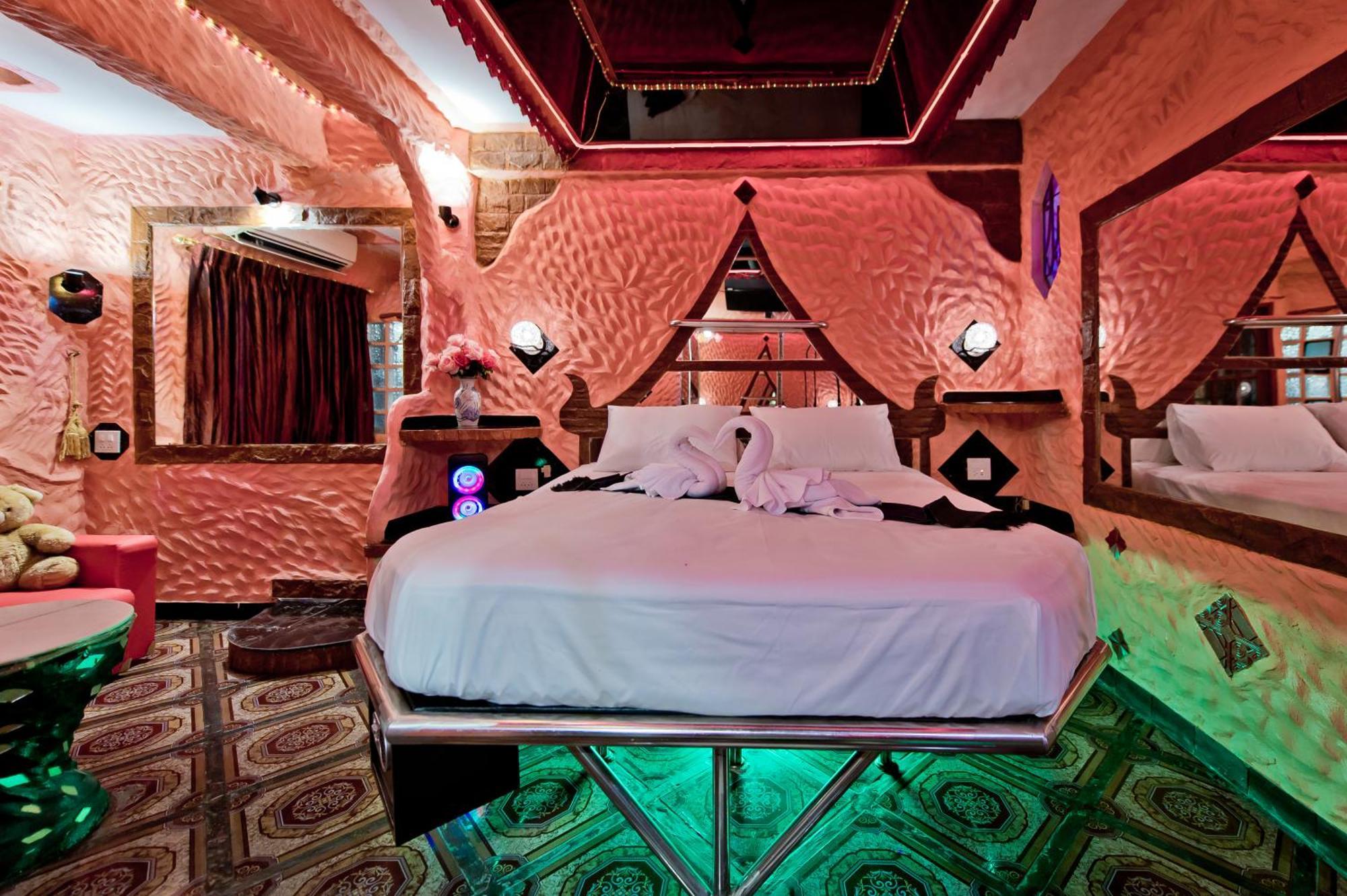 Penthouse Pattaya Hotel Bagian luar foto