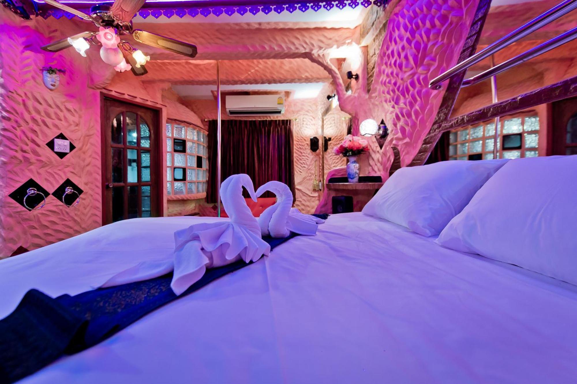 Penthouse Pattaya Hotel Bagian luar foto