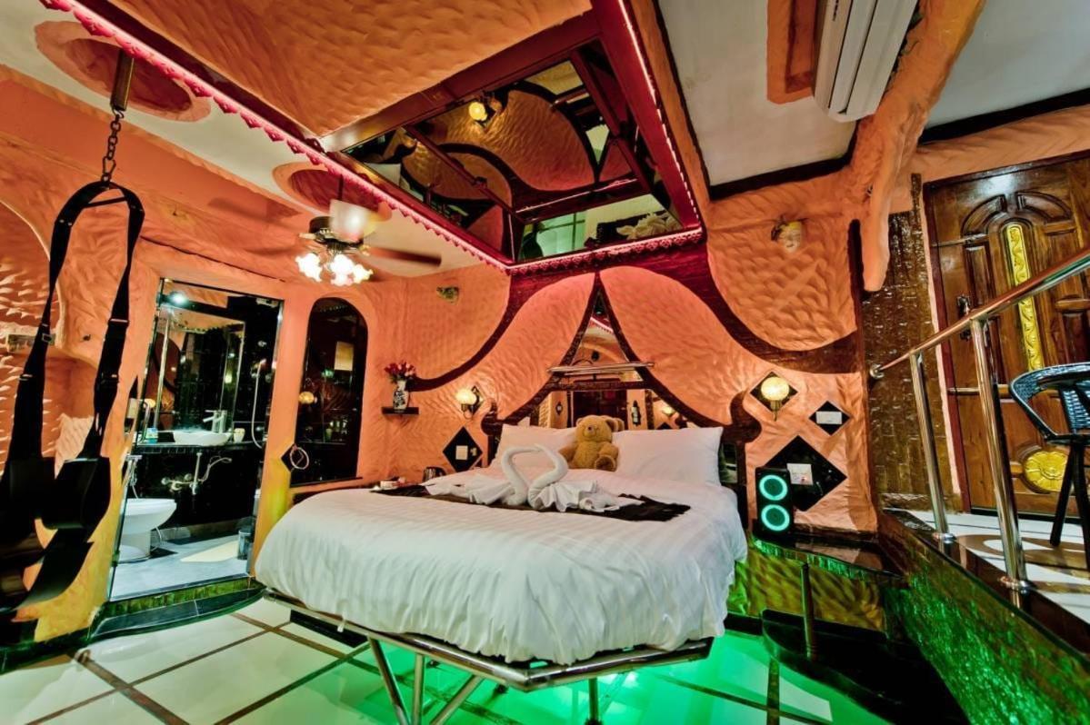 Penthouse Pattaya Hotel Bagian luar foto