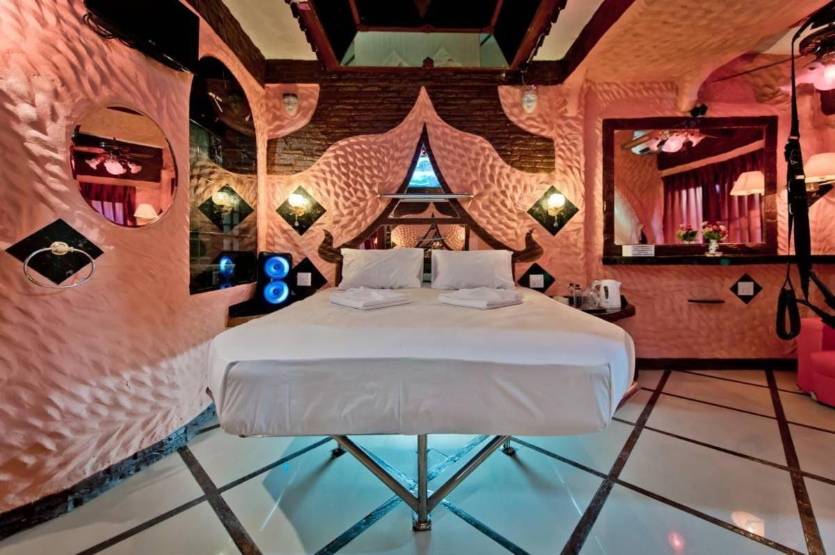 Penthouse Pattaya Hotel Bagian luar foto
